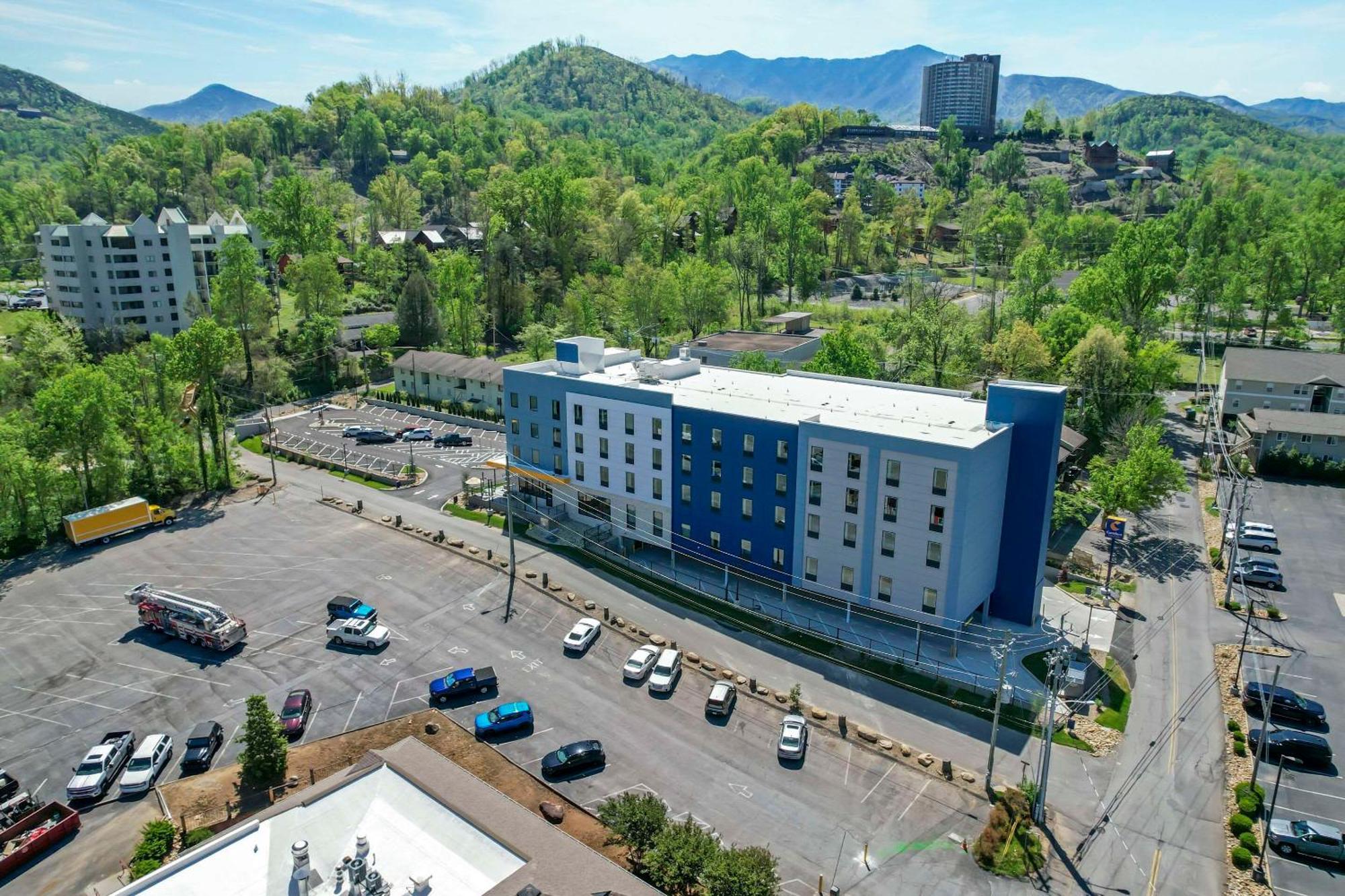 Comfort Suites Gatlinburg Downtown-Convention Center Exterior photo